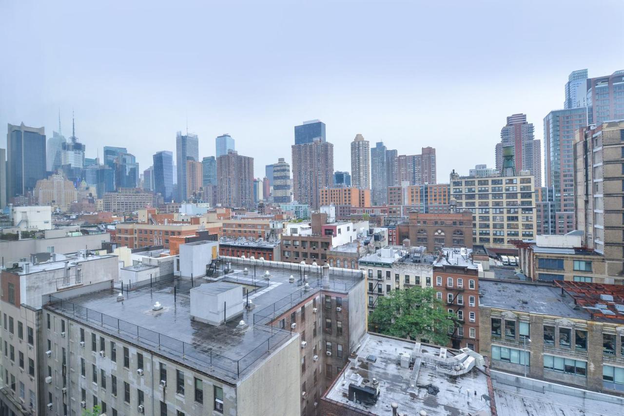 Holiday Inn Express Manhattan Midtown West By Ihg New York Exterior foto