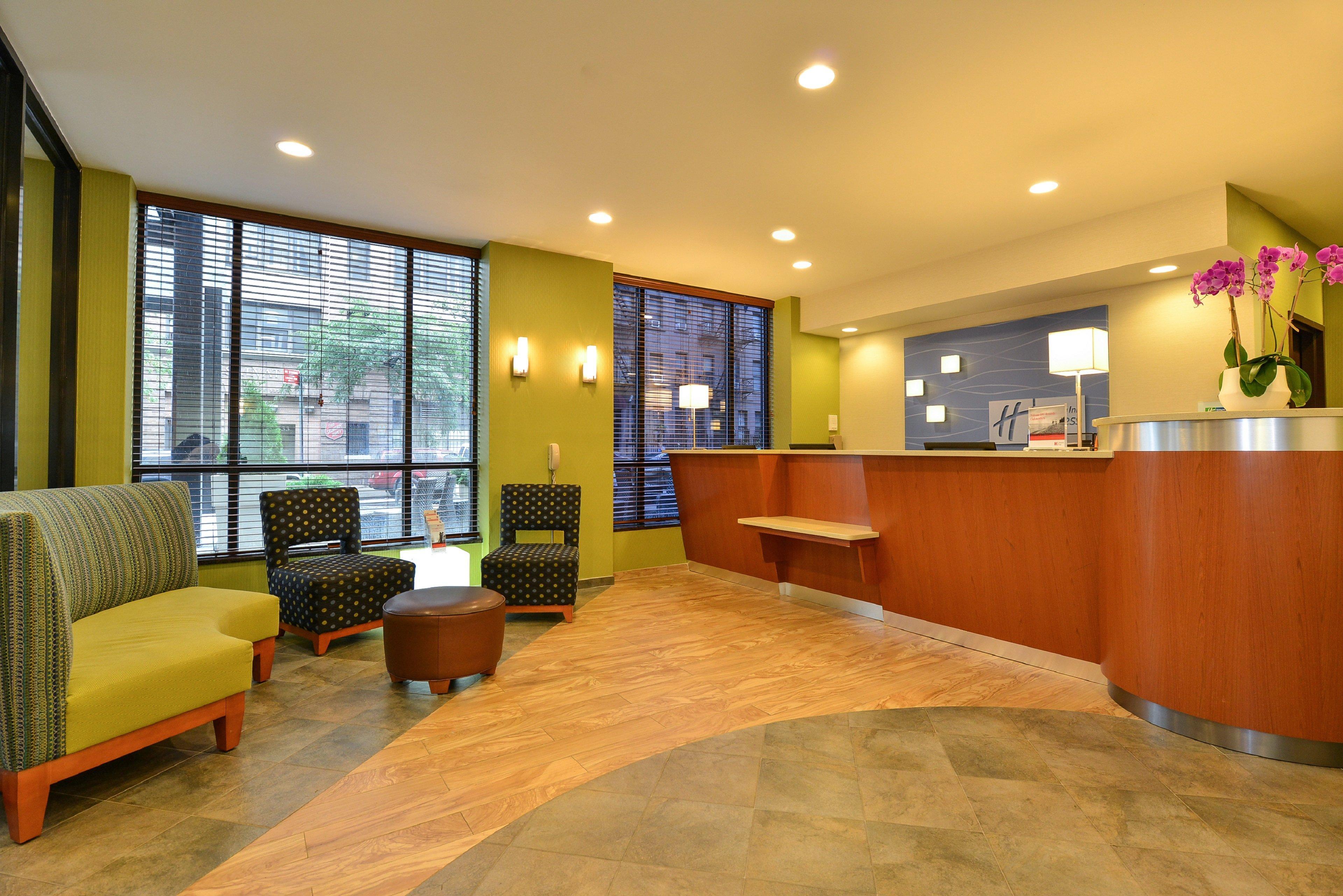 Holiday Inn Express Manhattan Midtown West By Ihg New York Exterior foto