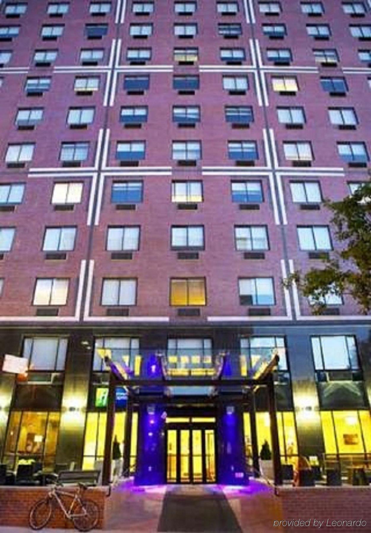 Holiday Inn Express Manhattan Midtown West By Ihg New York Exterior foto